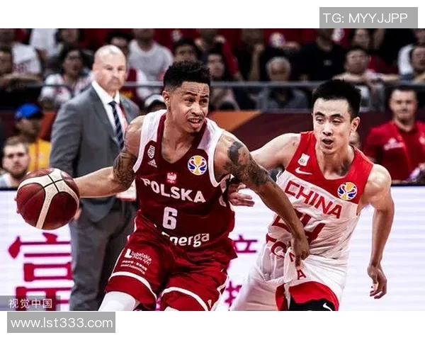 国足出线之路:乱局中的逆袭策略与关键卡位战分析 国足出线之路:乱局中的逆袭策略与关键卡位战分析