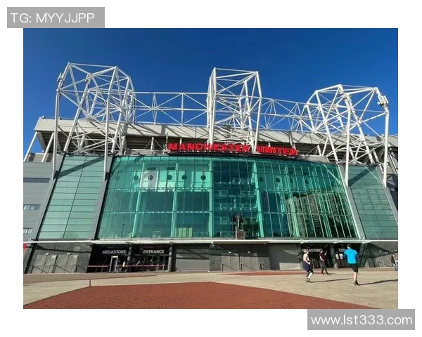 曼联计划拆除老特拉福德新建十万座现代化球场引发球迷热议